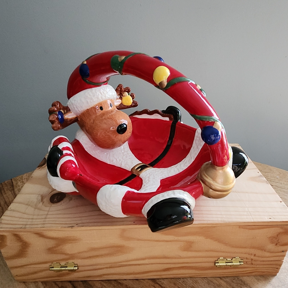 Hallgem Corp Christmas Reindeer Holiday Dish Bowl